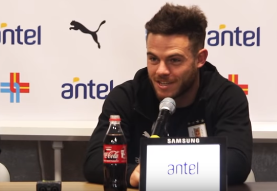 Entrenamiento y conferencia de prensa en Rusia